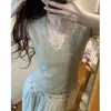 Top de punto de manga corta estilo coreano para mujer, nuevo modelo de verano 2026, con inserciones de encaje, cuello en V, entallado, moderno y único, camiseta top