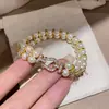 Pulsera Elegante Estilo Francés con Cierre de Perlas de Doble Capa y Circonitas, Diseño Único, Pulsera de Lujo Ligero de Nicho, Accesorio de Mano Versátil y Elegante para Mujer