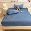 Juego de Sábanas Modelo Nuevo 2026 en Terciopelo de Leche y Vellón de Coral, Juego de Tres Piezas de Invierno, Cobertura Completa para Dormitorio del Hogar, Protector de Sábana