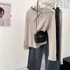 Cardigan de Tricô com Gola Irregular Cruzada, Zíper Duplo, Design Sense, Suéter Jaqueta de Nicho Feminino Outono Inverno 2026