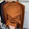 Camiseta de manga larga con cuello semialto, cálida, de terciopelo alemán, lijado, de color sólido, para mujer, otoño e invierno, entallada y forrada con vellón.