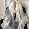 Lenço de mistura de seda para mulheres, leve e semitransparente, com design longo e visual sofisticado, adequado como xale ou camada externa para primavera e outono