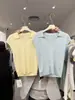 Camiseta de punto de seda helada de manga corta con cuello alto en V a la moda para mujer, top elegante y chic de verano con cuello vuelto ajustado