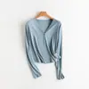 Especial Fuera de TemporadaContiene 6% de seda de morera~Camiseta de manga larga con cuello en V, cómoda y suave como una nube, para mujer, top versátil de color liso para otoño