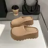 Chanclas de suela gruesa transfronterizas europeas y americanas para mujer, de moda para uso en exteriores, nuevas sandalias de playa de verano 2026, zapatos casuales