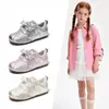 Zapatos para niñas, zapatillas deportivas de princesa para niños, nuevos modelos primavera y otoño 2026, zapatos casuales de suela blanda para niñas y niños pequeños