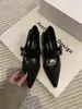Sapatos Mary Jane Retrô de Bico Fino e Boca Rasa para Mulheres, Novo Estilo Primavera e Outono 2026, Salto Médio Estilo Francês, Adequados para Combinar com Saias, Sapatos de Couro com Salto Grosso