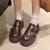 Zapatos de Cuero Brogue Retro Nuevo Estilo Modernos Geniales Tallados Versátiles Pequeños Zapatos de Cuero para Mujer Brogues de Mujer Primavera Británicos 2026