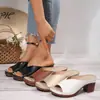 Sandálias de Salto Alto Bloco Peep-Toe Slip-On Moda Verão Novo para Mulheres, Estilo Europeu e Americano, Sandálias de Salto Bloco Tamanho Grande para Mulheres