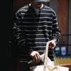 Sudadera de Rayas Falsa de Dos Piezas Estilo Retro Americano para Hombre, Nueva Colección Otoño 2025 Holgada Cuello Redondo, Camiseta Básica Primavera y Otoño, Moderna