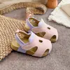 Sandálias Infantis Estilo Coreano 2026 Verão Novos Sapatos Casuais para Meninos Sapatos para Bebês ao Ar Livre Meninas Biqueira Fechada Sapatos de Praia Tendência