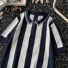 Verão Novo Estação Europeia Top Luxo Moda Malha Camisa POLO Masculina Manga Curta Fashionável Meio Zíper Listrado Manga Meia-manga Top