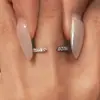 Impresionante anillo de diamantes vintage, diseño de nicho retro exquisito de lujo ligero con un toque de alta gama y artesanía intrincada