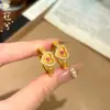 Nuevo Anillo Dorado Chapado con Forma de Corazón Rojo Rubí Incrustado de Diamantes Estilo Retro Chino, Anillo Versátil de Lujo Ligero de Nicho para Dedo Índice, Joyería de Oro Arenado