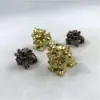 Suporte de Incenso de Metal Sapo Dourado Trazedor de Sorte Cor de Bronze, Pequeno Ornamento de Mesa, Decoração de Mesa de Chá, Pequeno Ornamento Feng Shui para Presente de Negócios