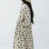Vestido Largo Vintage de Lunares con Puntos Pequeños y Cuello de Encaje