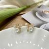 Brincos de Borboleta e Flor de Cristal Japoneses e Coreanos para Mulheres Design de Nicho Brincos Únicos Luxo Acessível Brincos de Alta Qualidade Exquisitos