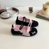 Sapatos de Princesa para Meninas 2026 Primavera e Outono Versão Coreana Sapatos Infantis de Solado Macio Slip-On Pequenos Sapatos de Couro Sapatilhas da Moda para Bebês