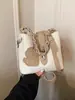 Bolsa Saco Design de Nicho Fashionável Nova Coleção Primavera 2026 Casual Texturizada Elegante para Mulheres Ombro Transversal