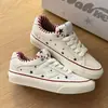 Zapatillas bajas versátiles para mujer de suela gruesa con diseño de estrellas blancas, diseño de rayas, colección primavera/otoño 2026, zapatos blancos casuales, modernos
