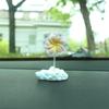 Nuevos adornos creativos para coche con cabeza temblorosa de flor de huevo Xiangyun, flores pequeñas frescas, decoraciones para coche, accesorios lindos para coche