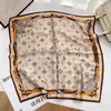 Bufanda de Seda Simple, Elegante y a la Moda, Lujo Ligero de Alta Gama, Versátil Pañuelo Cuadrado 100% Seda de Morera, Regalo de Vacaciones para Mujeres, Accesorio