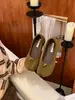 Zapatos de mujer 2026 modelo nuevo de gamuza con suela blanda, sin cordones, con aumento interno de altura y diseño de punta dividida
