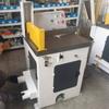 Máquina de Corte de Aluminio 455 Máquina Neumática de Corte de Perfiles de Aluminio Máquina de Corte de Aluminio Sin Rebabas Máquina de Corte de Tiras Metálicas con Bastidor de Alimentación Máquina de Corte de Alta Velocidad