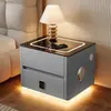 Mesita de noche inteligente para dormitorio del hogar, nuevo modelo 2026, lujo ligero con sensación de alta gama, gabinete popular de madera maciza con carga inalámbrica para dormitorio principal