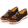 Zapatos de tela del viejo Pekín para mujer, suela blanda, casual para mediana edad y ancianos, nuevos de otoño, slip-on, planos ligeros para mujer