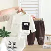 Conjunto de Moletom para Meninos Primavera e Outono 2025 Bebê Novo Casual Conjunto de Duas Peças Bebê Versátil Fashionável Tendência de Roupa Infantil