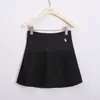 Falda Corta JK Estilo Universitario Bordada Yuan Su para Mujer, Nueva Falda Plisada Adelgazante Anti-Exposición Otoño/Invierno para Chicas Menudas