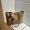 Bolsa Bolsa Tote Feminina Grande Capacidade Outono e Inverno Mais Fácil de Combinar 2025 Nova Retrô Casual Textura Ombro Único Classe Bolsa para o Dia a Dia
