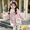 Jaqueta Feminina com Forro de Fleece Outono Inverno 2026 Novo Estilo Infantil Elegante Moda Roupas Quentes de Inverno Roupa Casual de Bebê Suéter de Pelúcia