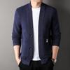 Cardigã de Tricô para Homens, Novo Estilo Outono e Inverno 2026, Cardigã Simples Juvenil com Bolsos, Peça de Roupa Clássica para Usar por Cima