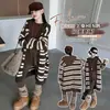Nuevo Conjunto Casual Rayado para Niñas Otoño 2026 Moda Cardigan de Punto Cálido y Pantalones de Yoga