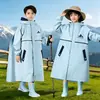 Impermeable infantil para niños y niñas, impermeable y a prueba de lluvia de cuerpo completo, diseñado específicamente para estudiantes de preescolar y primaria con espacio para mochila