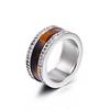 Anillo de moda de acero de titanio europeo y americano con atmósfera exagerada para hombres y mujeres, concha de plástico, anillo de acero inoxidable con diamantes