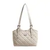 Bolso tote pequeño casual con patrón de rombos para mujer, nuevo modelo 2026, bolso de hombro de lujo ligero de alta gama para ir al trabajo y salidas