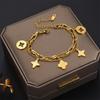 Pulsera Coreana Clásica de Gama Alta para Presbicia de Acero de Titanio Chapada en Oro de 18K Elegante y Versátil Colgante Redondo de Flor Joyería de Mano