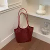 Bolsas Vazadas Tendência Verão para Mulheres 2026 Nova Moda Estilo Coreano Bolsa de Ombro Único Estilo Balde Bolsa Tote Versátil Ins
