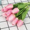 Venta al por mayor de fábrica Ramo de flores artificiales de tulipán flores falsas decoración de dormitorio de alta gama adornos de sala de estar sobremesa de mesa de comedor Interior