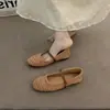 Sapatos Mary Jane elegantes e únicos, com design vazado e trançado, respiráveis, modelo 2026, sapatos baixos versáteis e confortáveis para mulheres