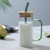 Taza de Vidrio para el Hogar de Alto Valor Estético con Tapa de Bambú y Popote de Succión Cuadrado, Transparente, de Vidrio de Borosilicato Alto, Capa Única, con Asa de Color, Taza para Jugos
