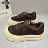 Sapatos de Couro Genuíno Estampa de Leopardo com Solado Grosso Femininos 2026 Chegada Nova de Outono Sapatos de Cabeça Grande Estilo Coreano Versáteis Sapatos Casuais Sapatos Femininos da Moda
