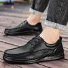 Zapatos Populares Hechos a Mano Transfronterizos para Hombre, Zapatos Casuales Retro, Tenis para Hombre, con Cordones, Puntera Redonda, Juveniles, Británicos de Moda, Zapatos de Piel para Hombre