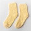 Amazon Mulheres Pantufas Meias Fofas Pelúcia Casa Dormir Meias Coral Fleece Meias Candy Color Meias de Cano Médio Cross Border