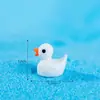 Pingente de Boneca Pato Amarelo Pequeno, Ornamento Miniatura de Micro paisagem com Musgo, Acessório de Decoração Criativo, Artesanato em Resina