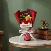 Ramo pequeño de flores de lana tejido terminado tres piezas ramo de flores mini de simulación tejido regalo para mamá recuerdo del Día de la Mujer venta al por mayor