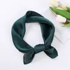Bufanda de Seda Roja para Comercio Exterior, Bufanda de Imitación de Seda 70% Color Puro, Pañuelo para la Cabeza del Sudeste Asiático, Cubrecabezas, Venta al por Mayor desde Fabricante, Bufanda Cuadrada